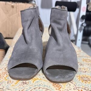 Lucky Brand Charcoal Women's Peep-Toe Mules